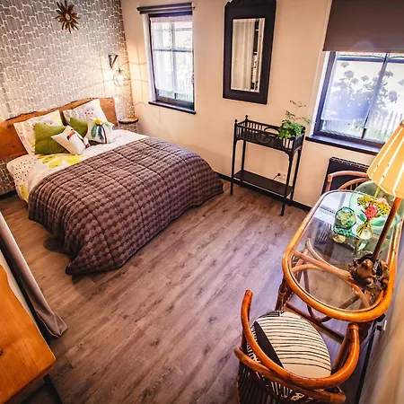 Garden Stay, Cleaning Included 度假居