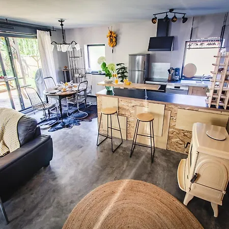 Garden Stay, Cleaning Included