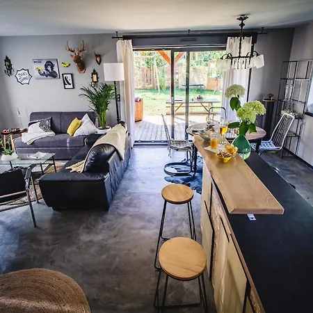 Garden Stay, Cleaning Included 度假居
