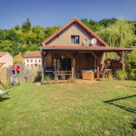 Garden Stay, Cleaning Included بيت للعطل